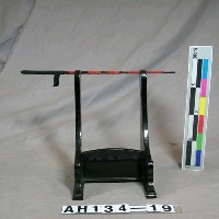 藏品(三月節五月節日本風俗飾物—陣笠)的圖片